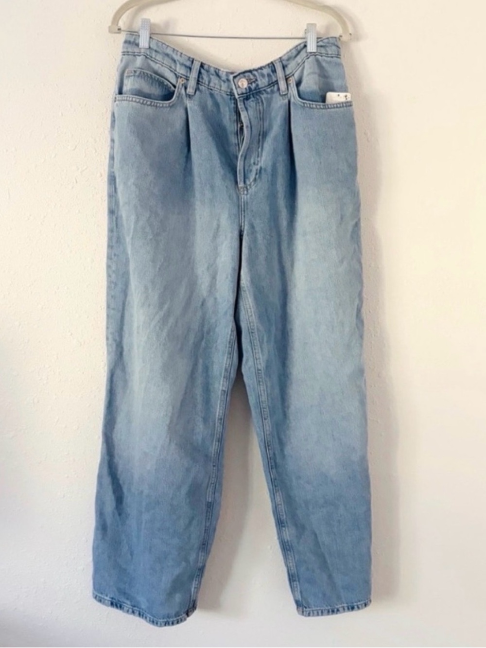 Free people- guessing game-Light Blue Wide Leg Jeans - Picture 2 of 4